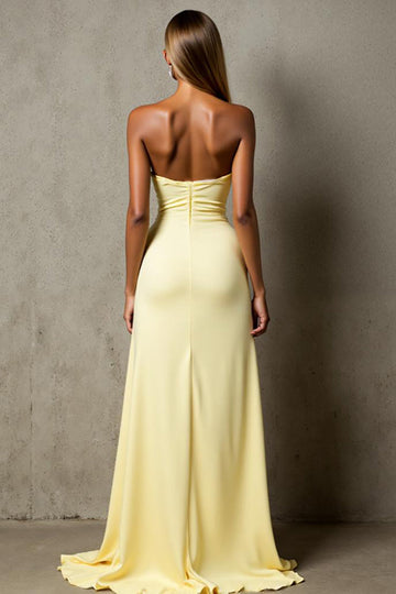 Robe de soirée sans bretelles en mousseline de soie jonquille